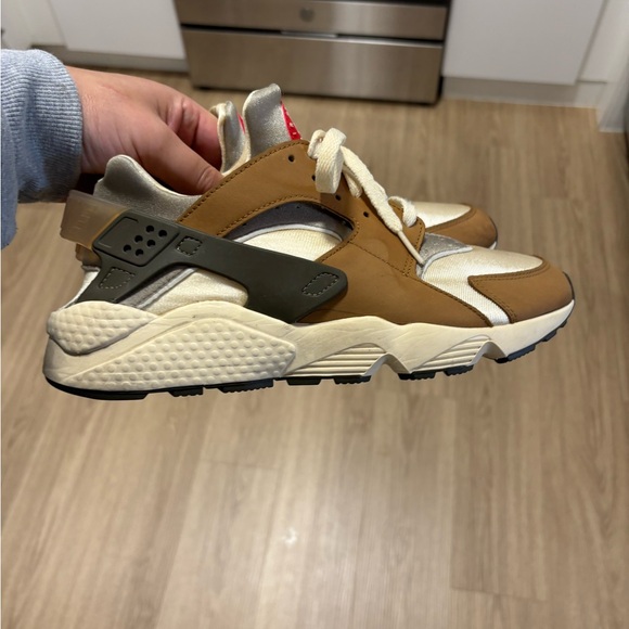 Nike brown huaraches - Picture 6 of 9